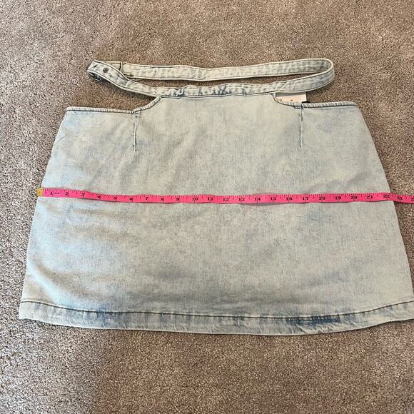 NWT We Wore What Cut Out Skirt Indigo Comfort Light Wash Size XL - Picture 4 of 10